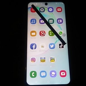 I have a note 10 plus that I am selling I would li